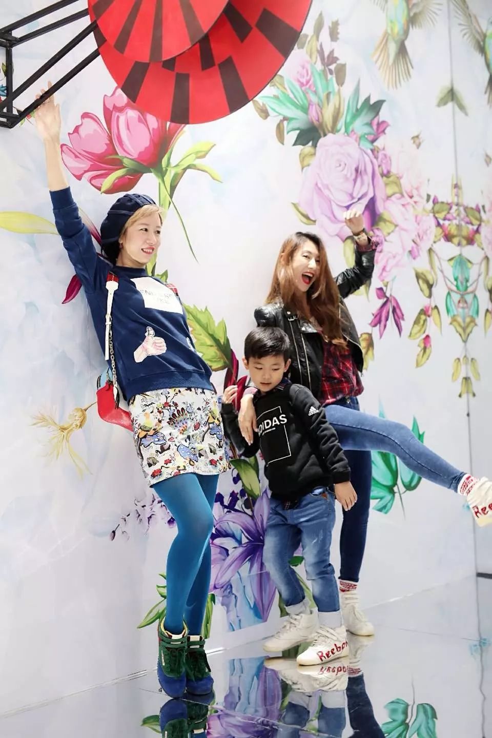 交互艺术展！地铁主题巨型扭蛋机！欢乐小丑团……新晋潮酷打卡圣地来袭