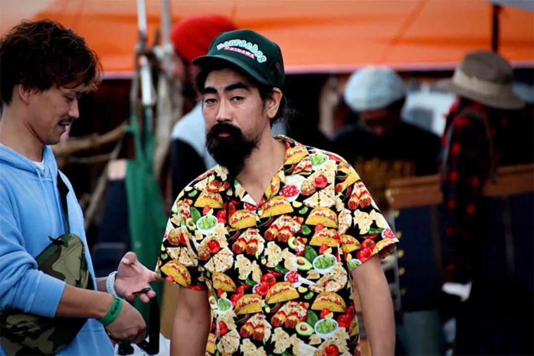 实不相瞒,我第一顶帽子是现在看来“土到掉渣”的货车帽