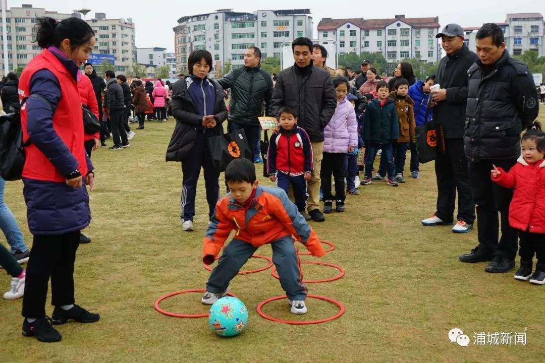 小足球大梦想,小足球大梦想演讲比赛视频
