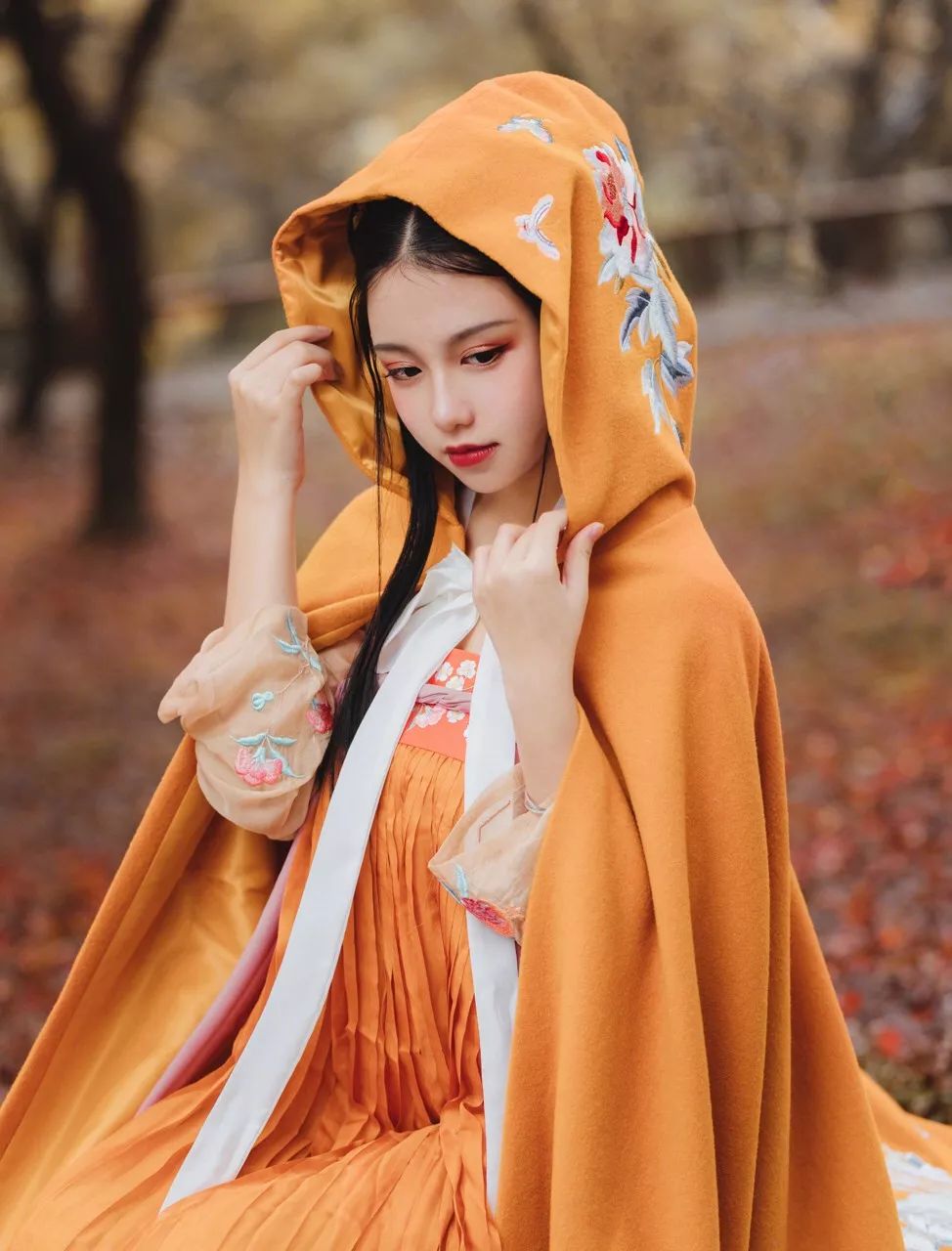 只知道故宫口红？盘点彩妆圈那些绝色倾城的中国风口红！