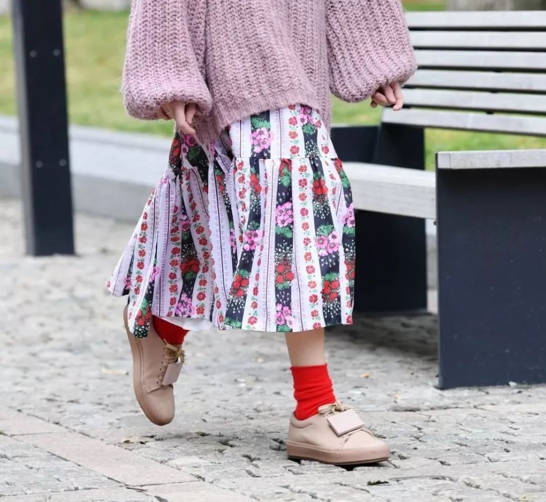 李宇春易烊千玺演绎时代感,易烊千玺穿中国红