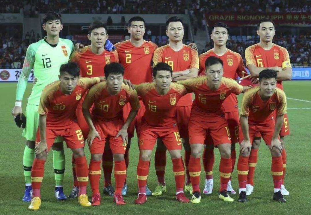 一节完整足球课,足球小课堂国足