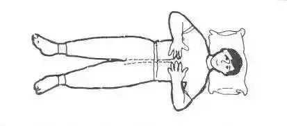 身上这一处是气血之源每天揉三次,肩井穴常按揉疏通全身气血