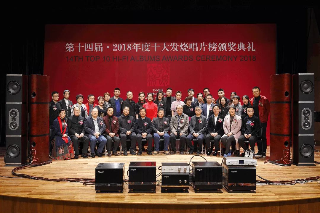 春华秋实谱写桃李华章,春华秋实谱新篇