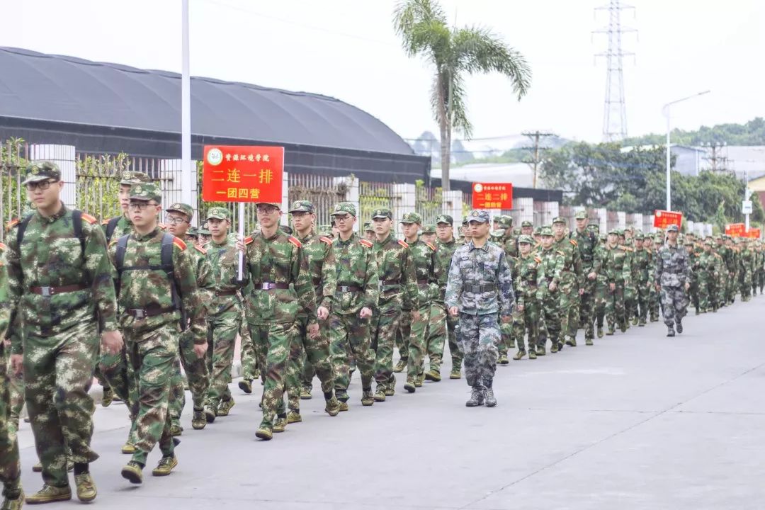 我们的军训时光英姿飒爽,我的军训生活的军训日记
