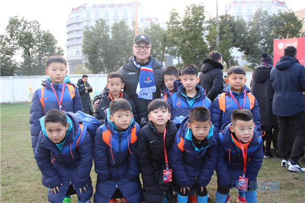 东营娃入选“中国足球小将”英超球探这么评价他~