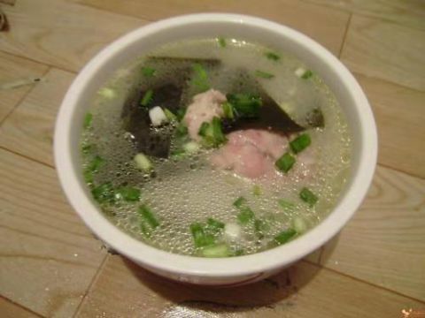 花生海带排骨汤的功效,海带煲排骨汤小孩吃了有营养吗