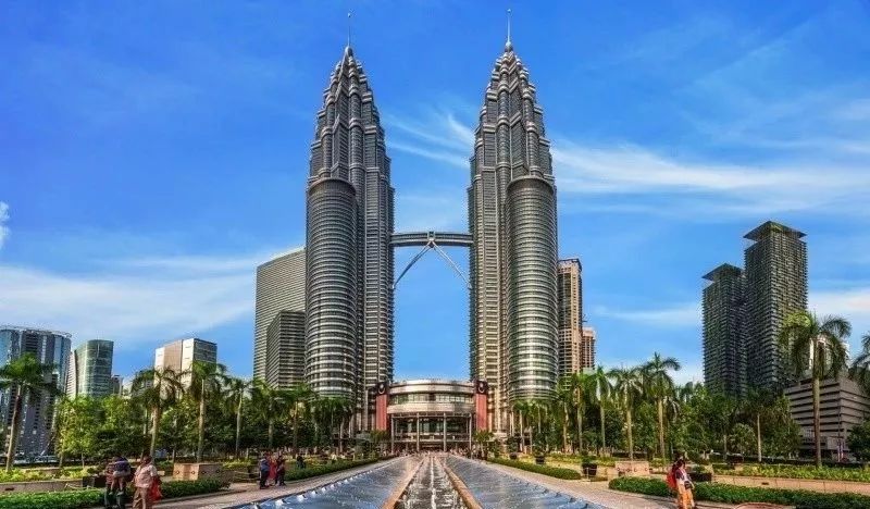 那些震撼人心的建筑物,双子塔的震撼