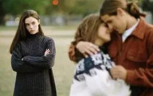 不触犯法律的情况下如何惩罚渣女,怎么样惩罚渣男不犯法还解气