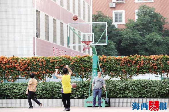 5个月来，6.3万人次进校健身