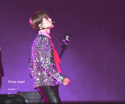 190127看完演唱会的实况电影后，阿米们都说给智旻尼的颜值跪了！