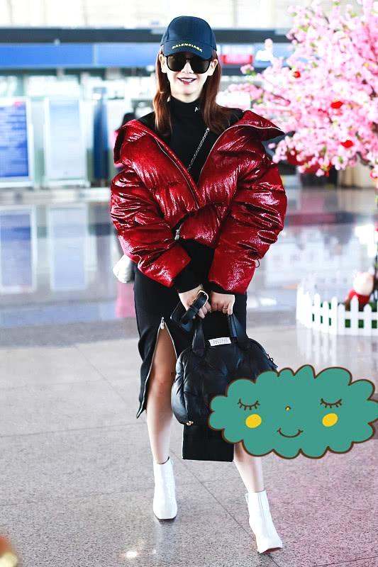 戚薇的服装穿搭,戚薇穿浅色羽绒服图片