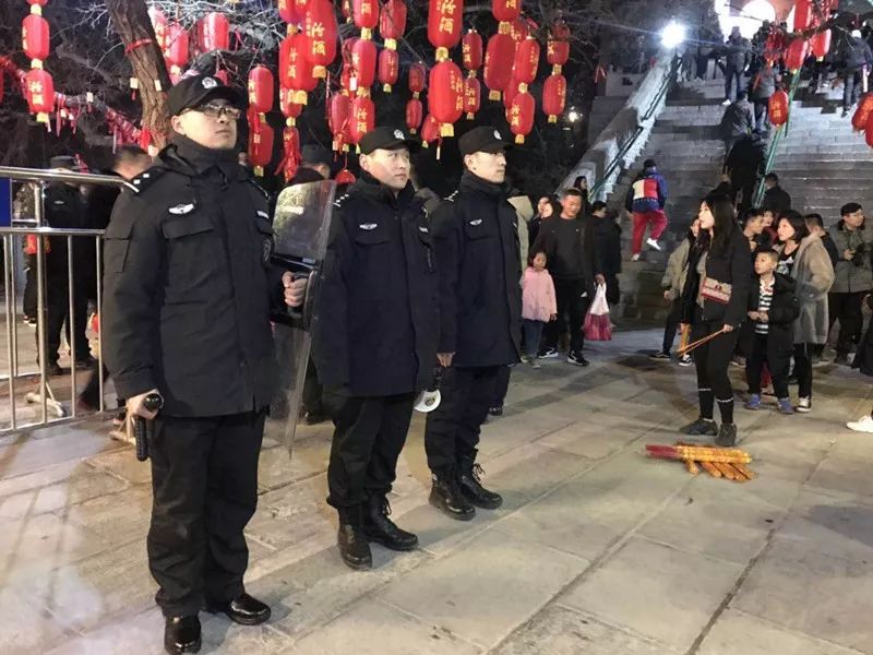 济南大明湖相亲相爱一家人,相亲相爱一家人济南