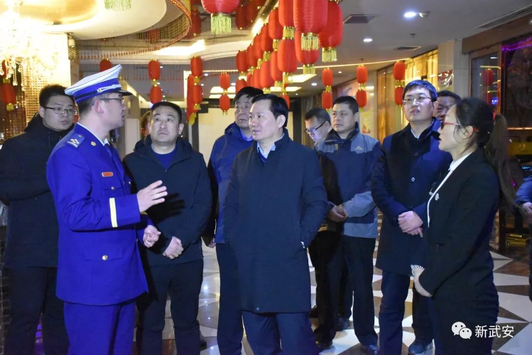 市长带队开展节前消防安全检查,县委书记突击夜查防控检查站