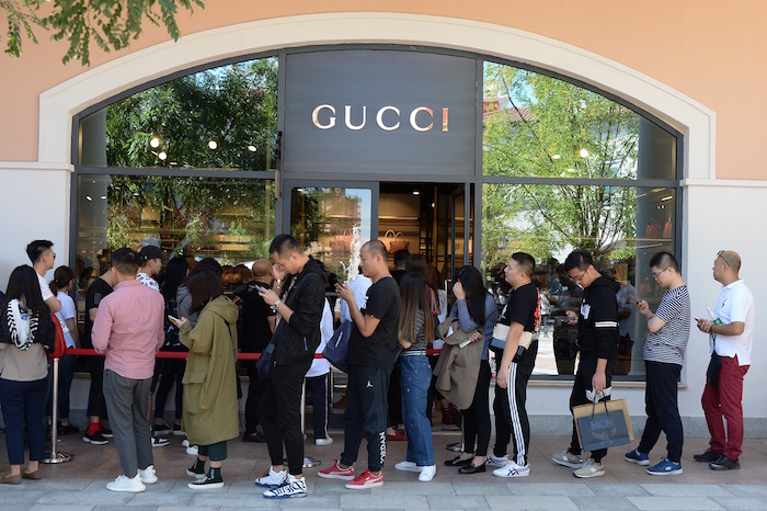 过年买衣服你们会在实体店买吗,过年买新衣