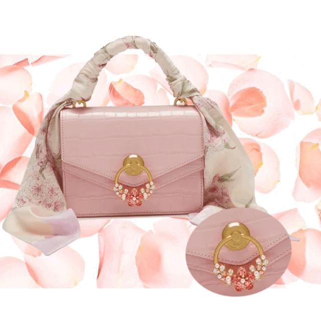 朱正廷和易烊千玺的关系,易烊千玺同款新春限定