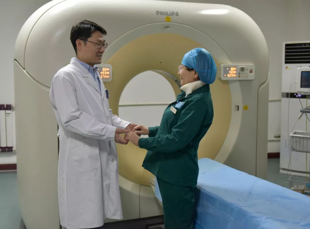 白大褂变装情侣,医学院白大褂情侣照换装