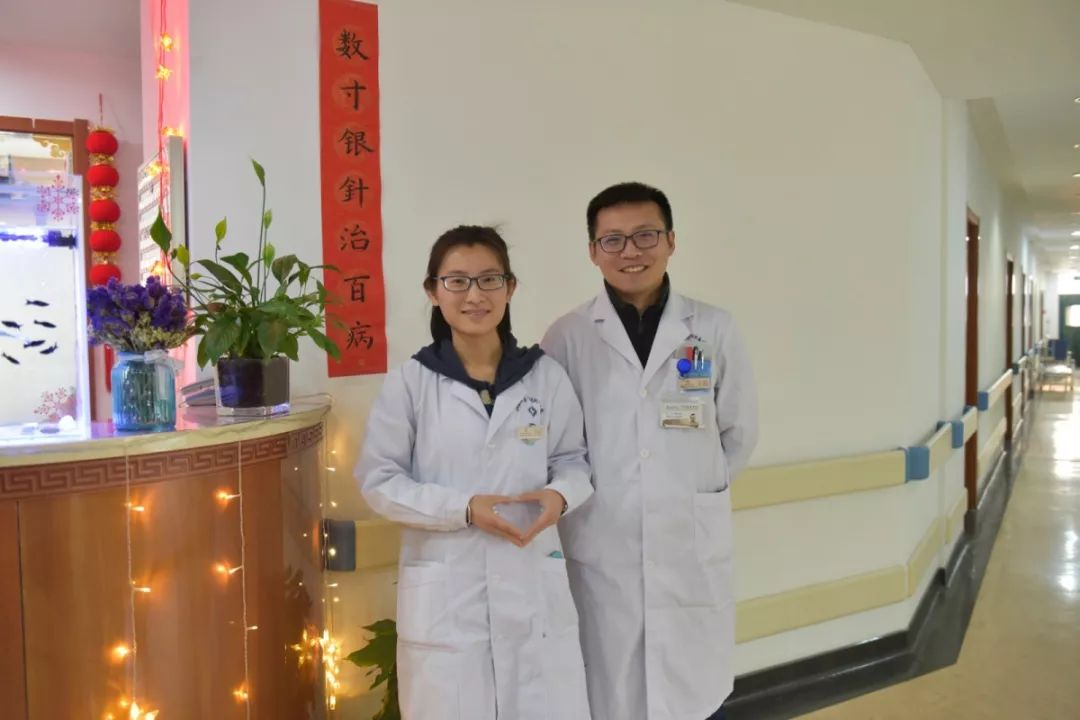 白大褂变装情侣,医学院白大褂情侣照换装