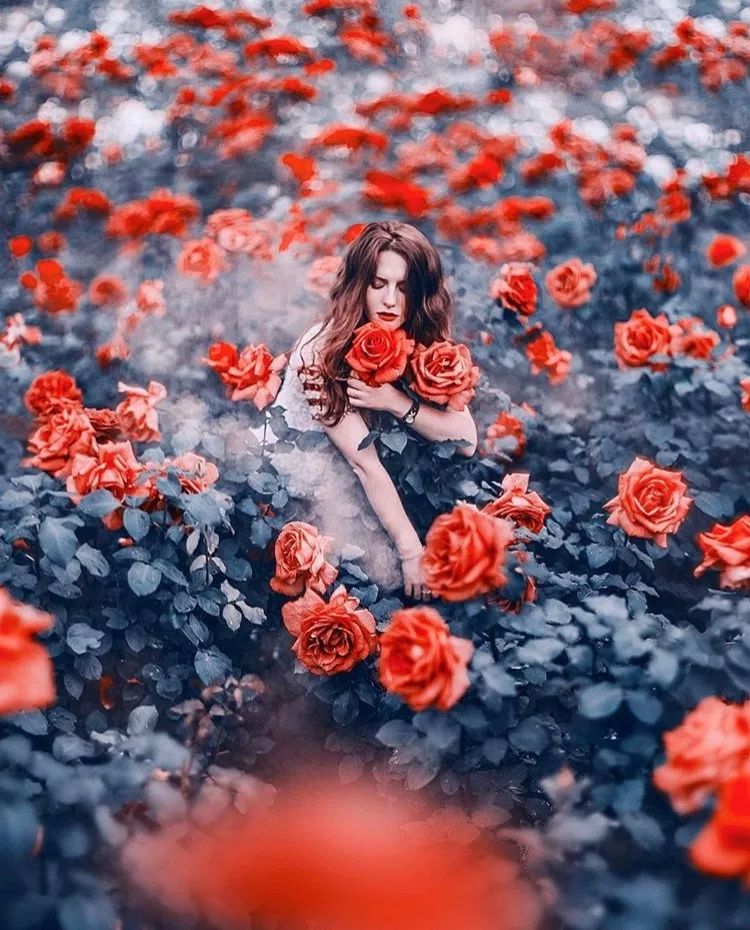 一个丑女穿上裙子惊艳所有人,女兵穿上裙子惊艳全场