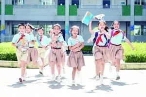 教育部回应教辅收费,教师为什么不能让学生买教辅