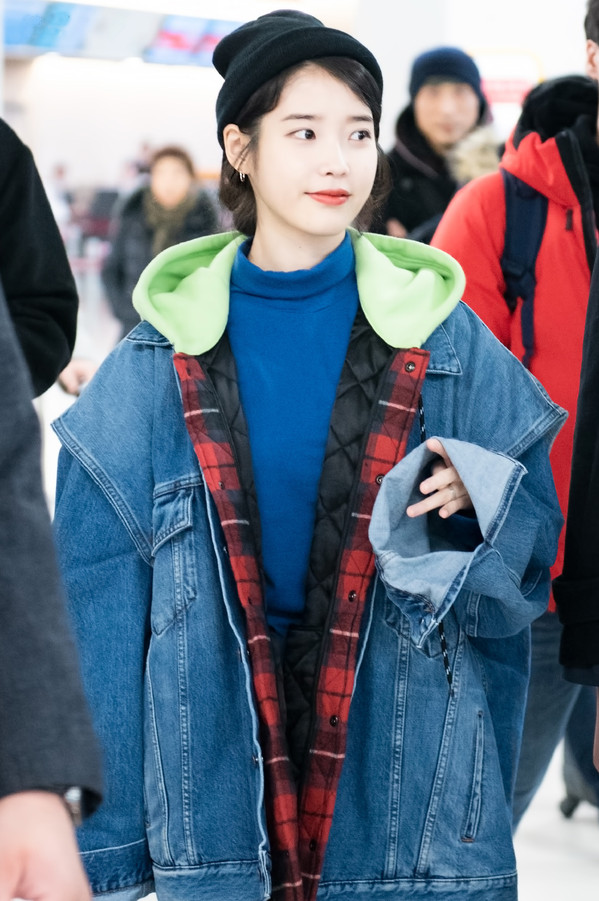 iu穿衣打扮,IU济州岛打卡