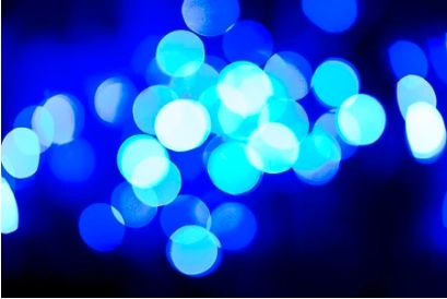 古人避开一切和黑暗有关的字眼，只用光与月为元宵命名