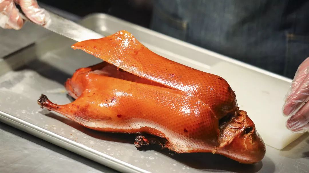 大董烤鸭人均消费,大董烤鸭北京总店人均10000块钱