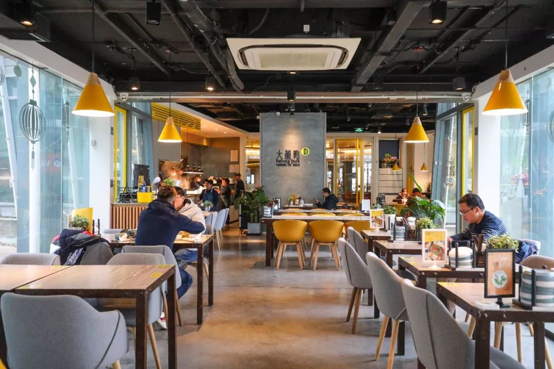 大董烤鸭人均消费,大董烤鸭北京总店人均10000块钱