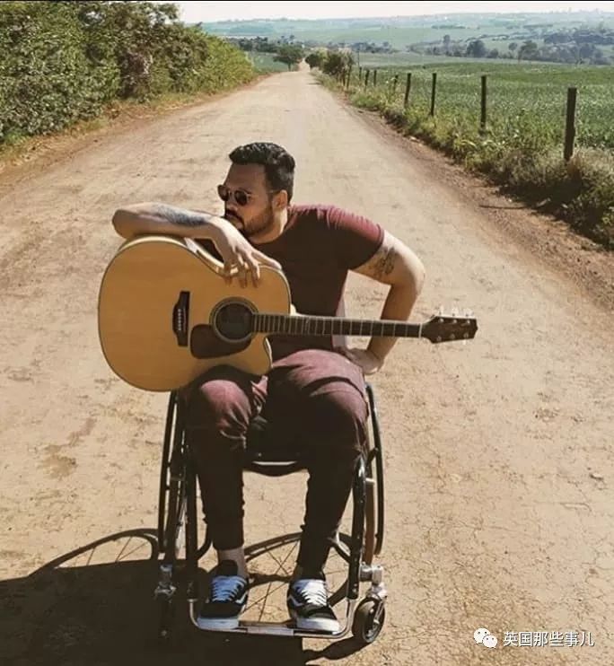 残疾人也能拍出好作品,残疾人的勇敢的视频