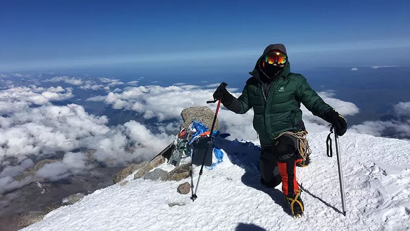欧洲最高峰乞力马扎罗 (欧洲最高峰厄尔布鲁士峰)