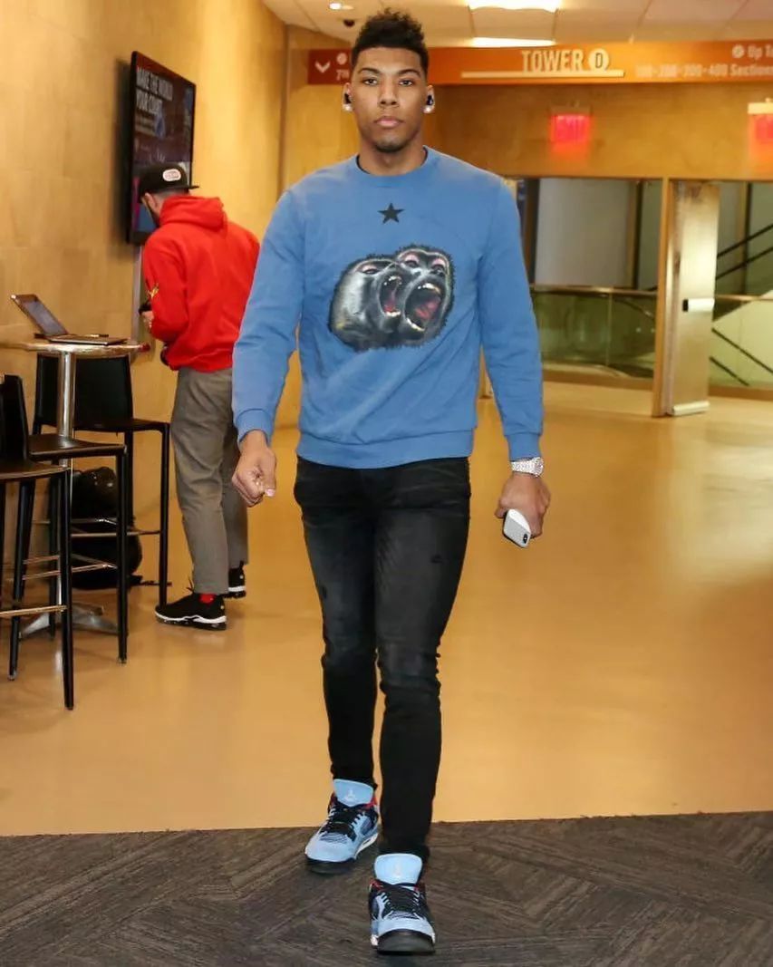 今日球鞋上脚一览aj11,耐克和lpl联名的鞋