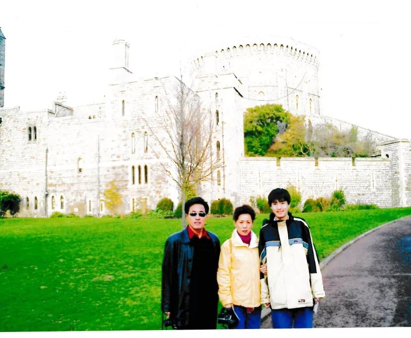 杨立新杨玏封面春运,杨立新杨玏一起拍电视剧