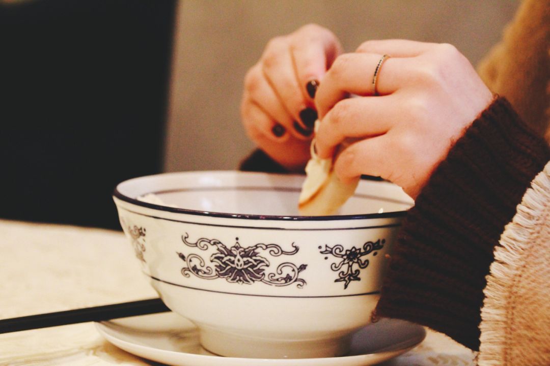 咥一碗西安羊肉泡馍,咥一碗牛羊肉饸饹面