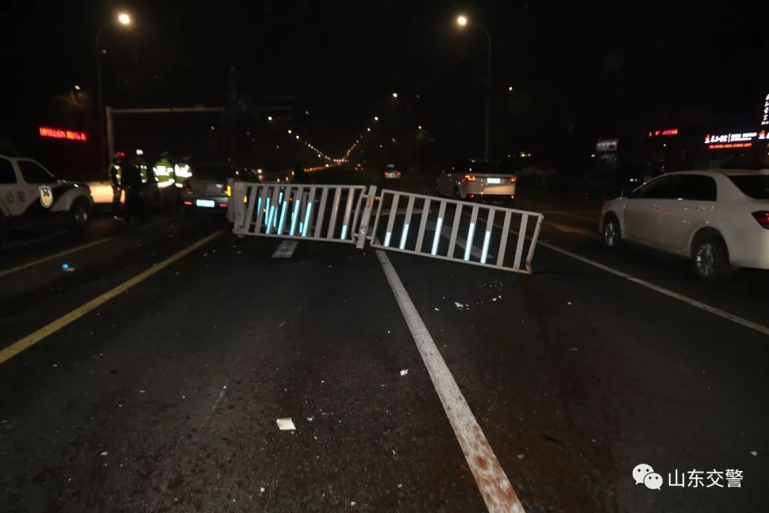 他为什么如此疯狂？“逃跑”+连撞20多米护栏！