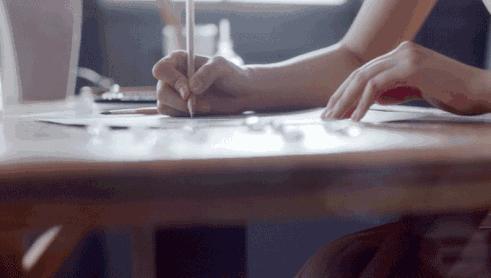 比起项链、耳环、戒指，女孩子更需要这个礼物|智黑智选