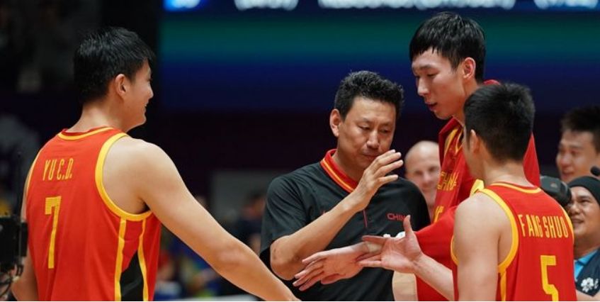 江湖从此无飞刀，八一再无李团长，中国男篮却多了一位将帅。