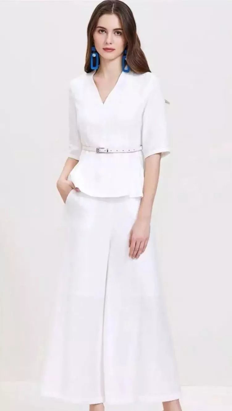 全莱州的女王女神都来了！停车一定免费、万向轮行李箱也一定免费……