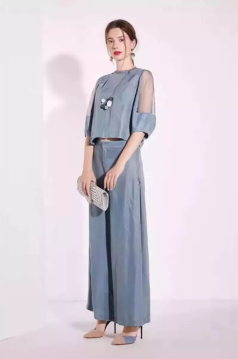 全莱州的女王女神都来了！停车一定免费、万向轮行李箱也一定免费……