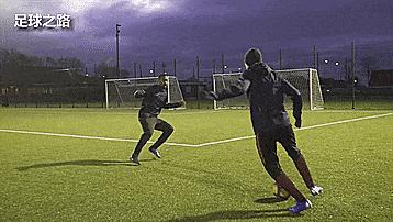 足球教学10个过人的小技巧,足球教学训练守门员射门