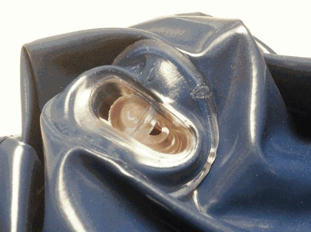 拯救你的颈椎!这款德国变态”护颈”神器,让你坐着比躺着还舒服,连失眠也能救一下