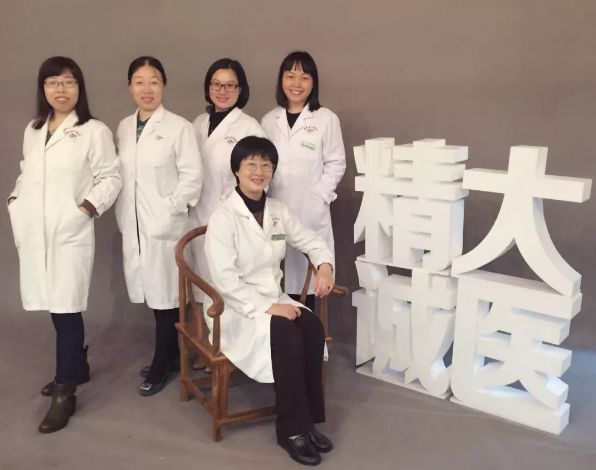 岭南妇科养生坊｜天热爱游泳，出现豆腐渣样白带，异味明显伴阴痒不适，该如何处理？