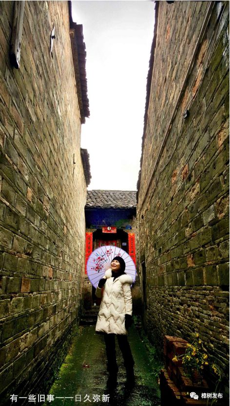 一位临江游子的故乡情：烟雨临江