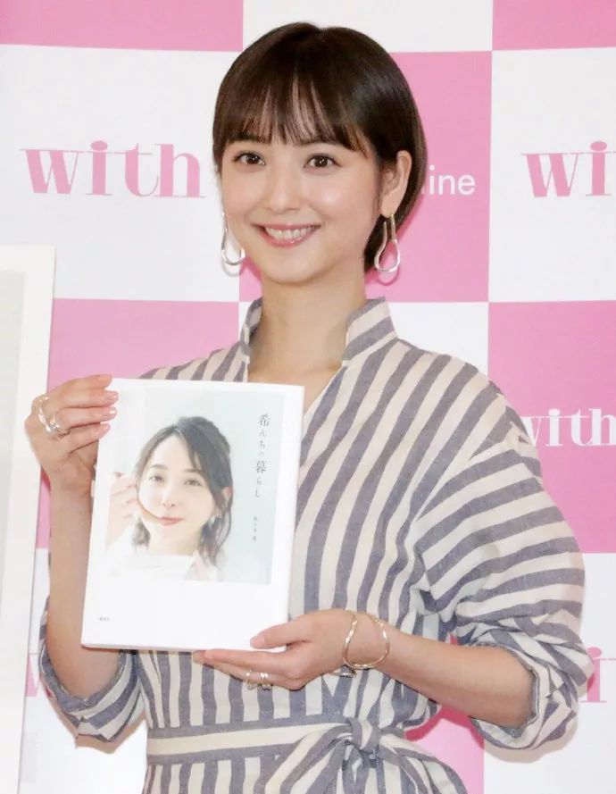 女明星剪短发后对比,女明星剪短发教程