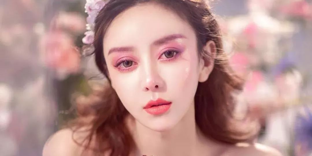 被毁掉奢侈品的女孩,女孩被口红毁掉的图片