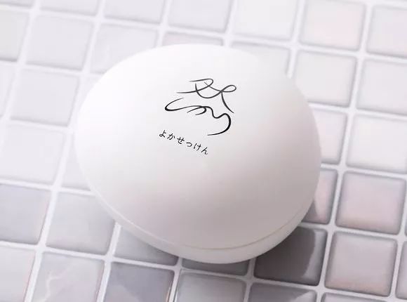 用了几年的火山泥一洗白,用火山泥洗澡