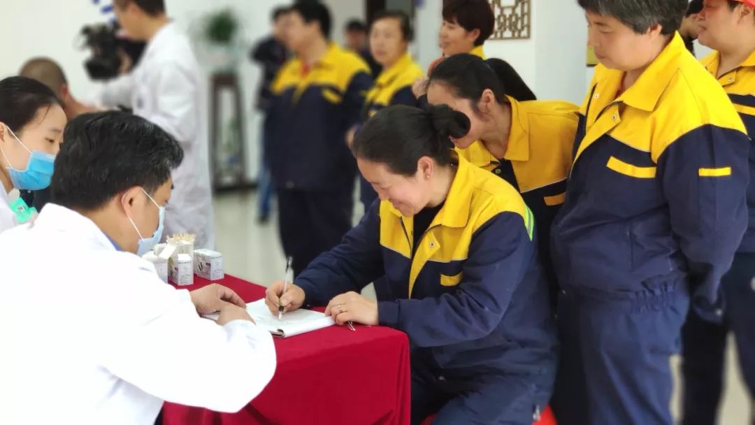 美好乐成|【乐成街道】乐成环卫所联合乐洲医院开展职业病防治义诊活动