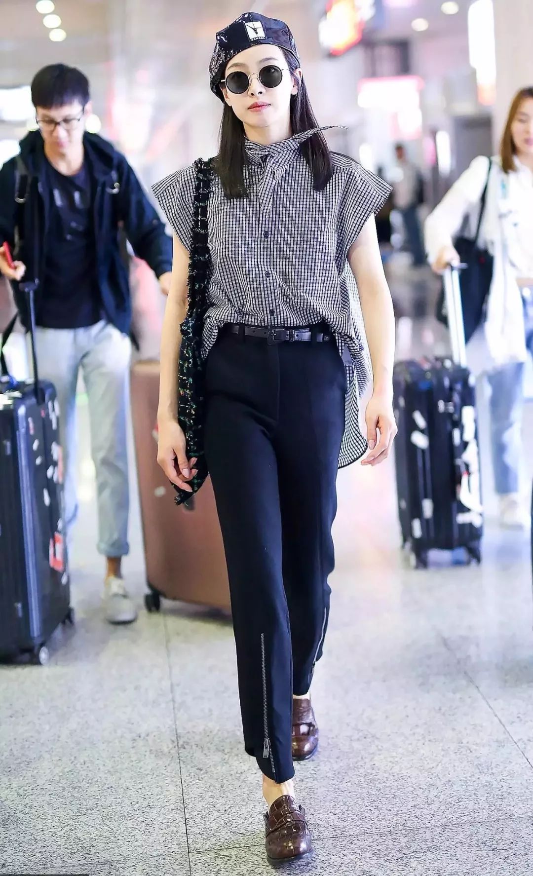 杩欎欢琛ｆ湇鍒板簳鏈夊濂界┛,杩欎欢琛ｆ湇鐨勫崠鐐瑰湪鍝噷