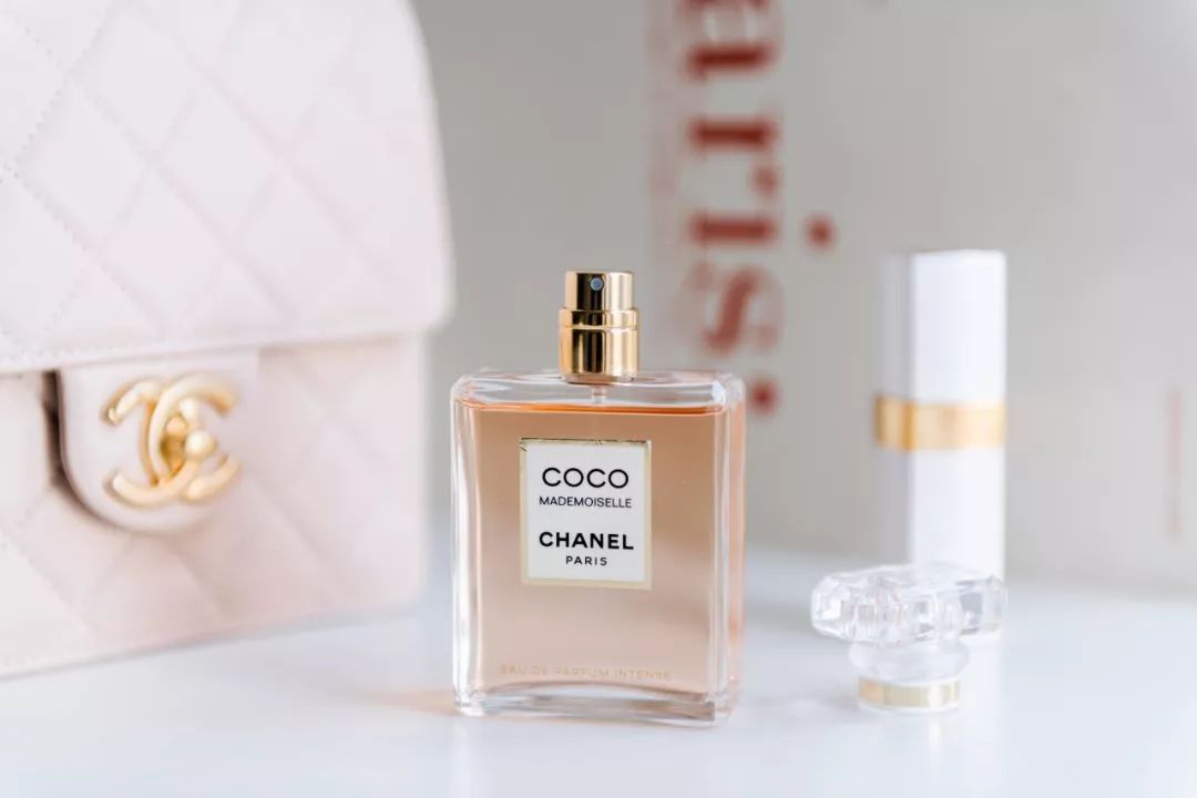 用鼻子寻找春天,用鼻子闻气味找对象