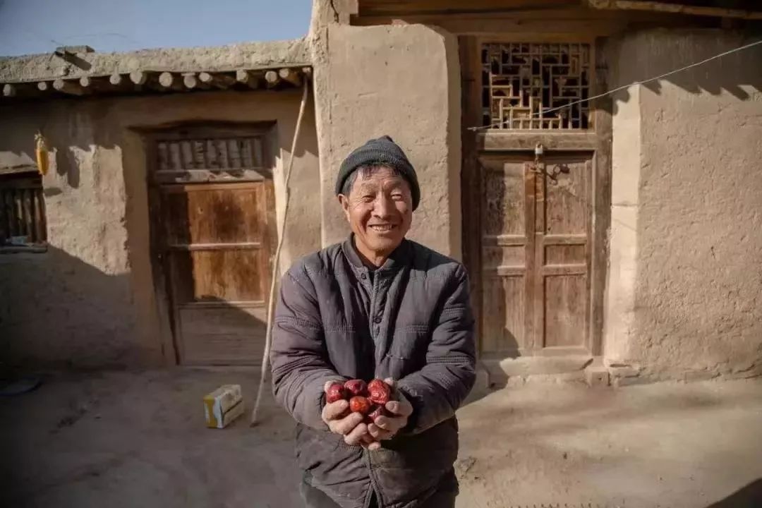 沙漠一年出现的奇观,沙漠黄河的奇景