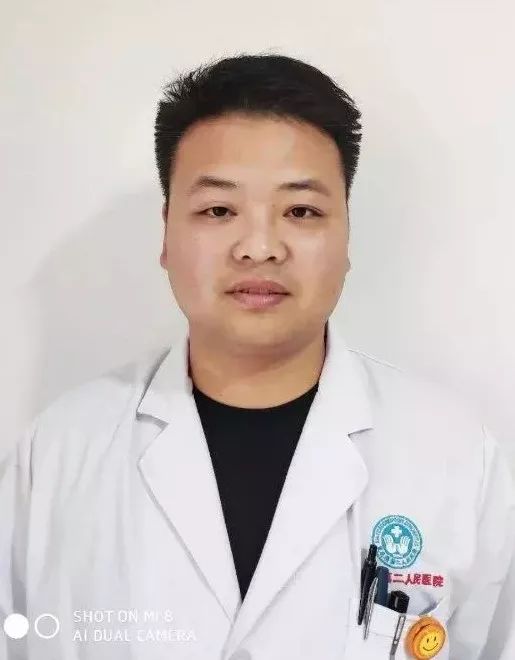 宝宝高烧后身上起疹子是怎么回事,宝宝高烧不退脸上有红点